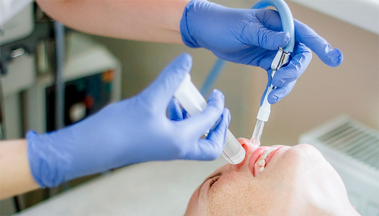 Промивання порожнини носа шляхом переміщення (зозуля)